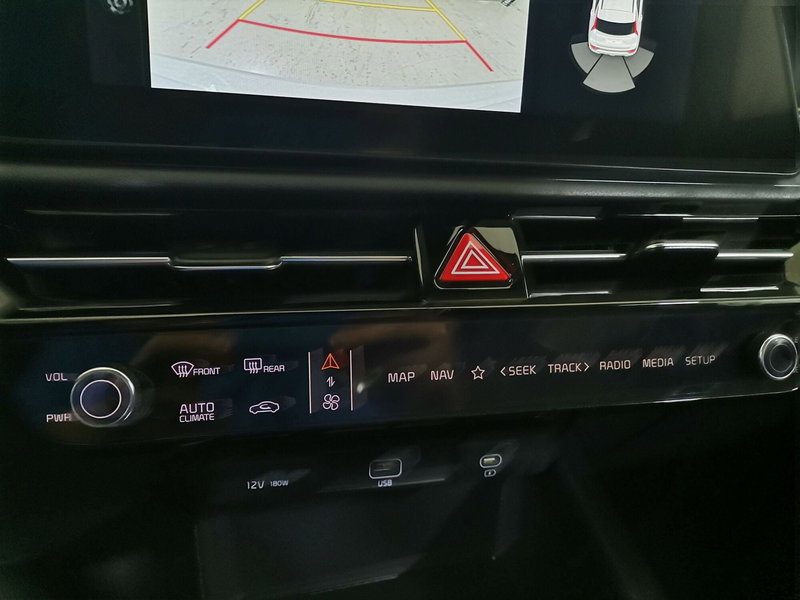 Kia Niro nuova a Salerno (14)