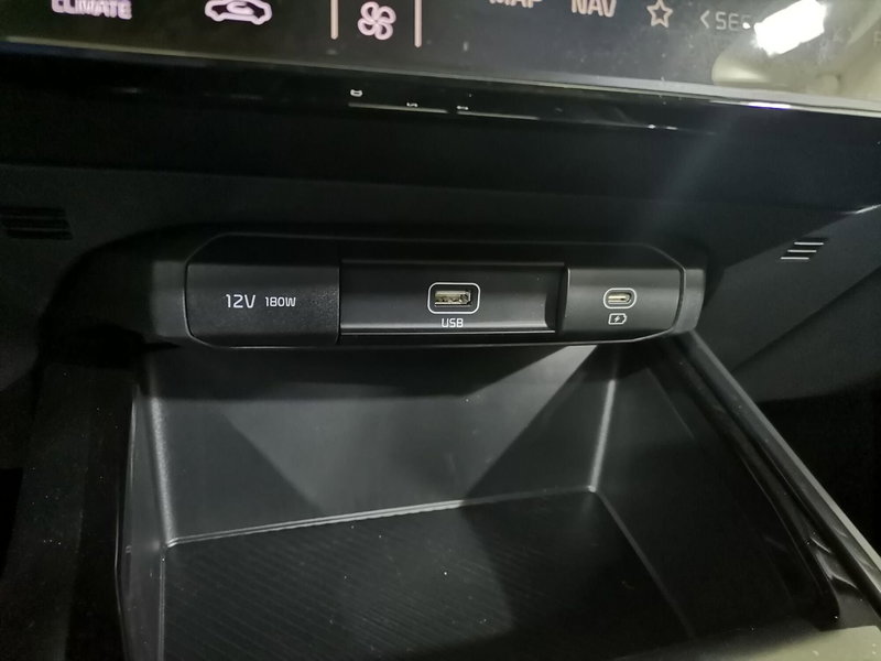 Kia Niro nuova a Salerno (20)