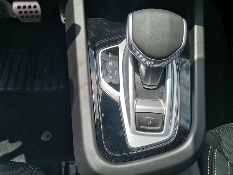 Renault Arkana nuova a Salerno (15)