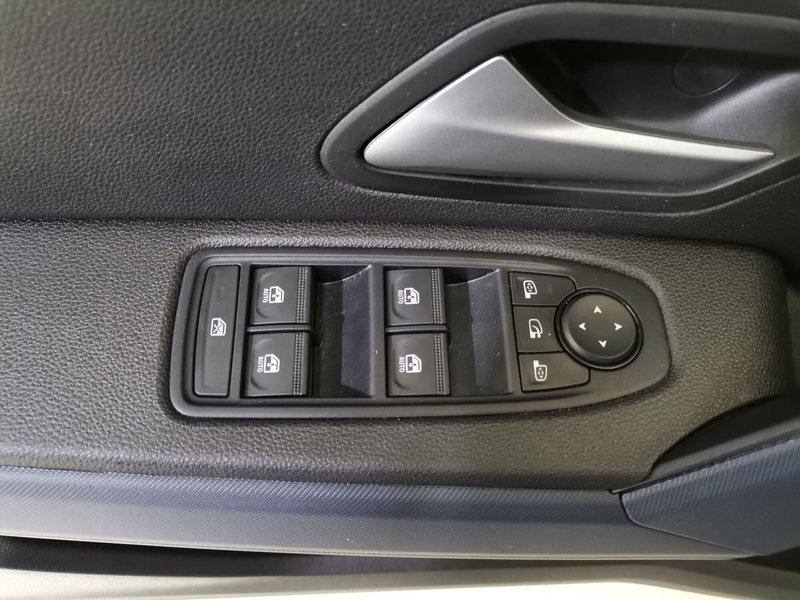 Dacia Duster usata a Salerno (19)