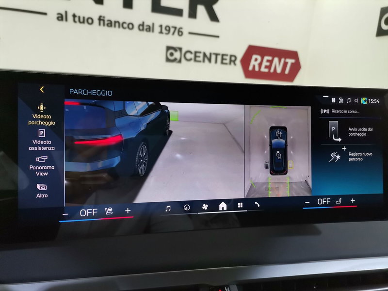 BMW iX usata a Salerno (11)