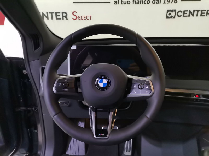 BMW iX usata a Salerno (7)