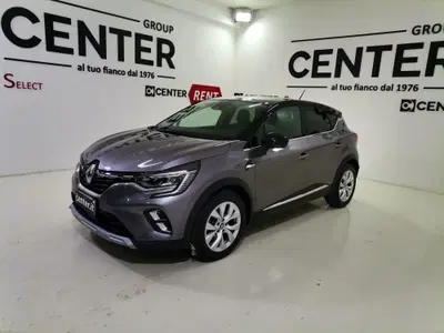 Renault Captur Full Hybrid E-Tech 145 CV Intens del 2021 usata a Montecorvino Pugliano