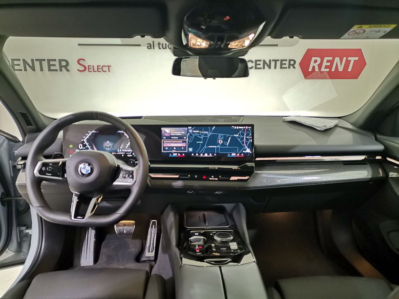 BMW Serie 5 Touring nuova a Salerno (7)