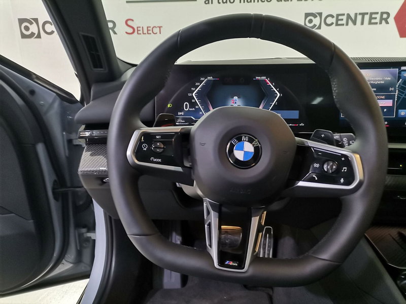 BMW Serie 5 Touring nuova a Salerno (8)