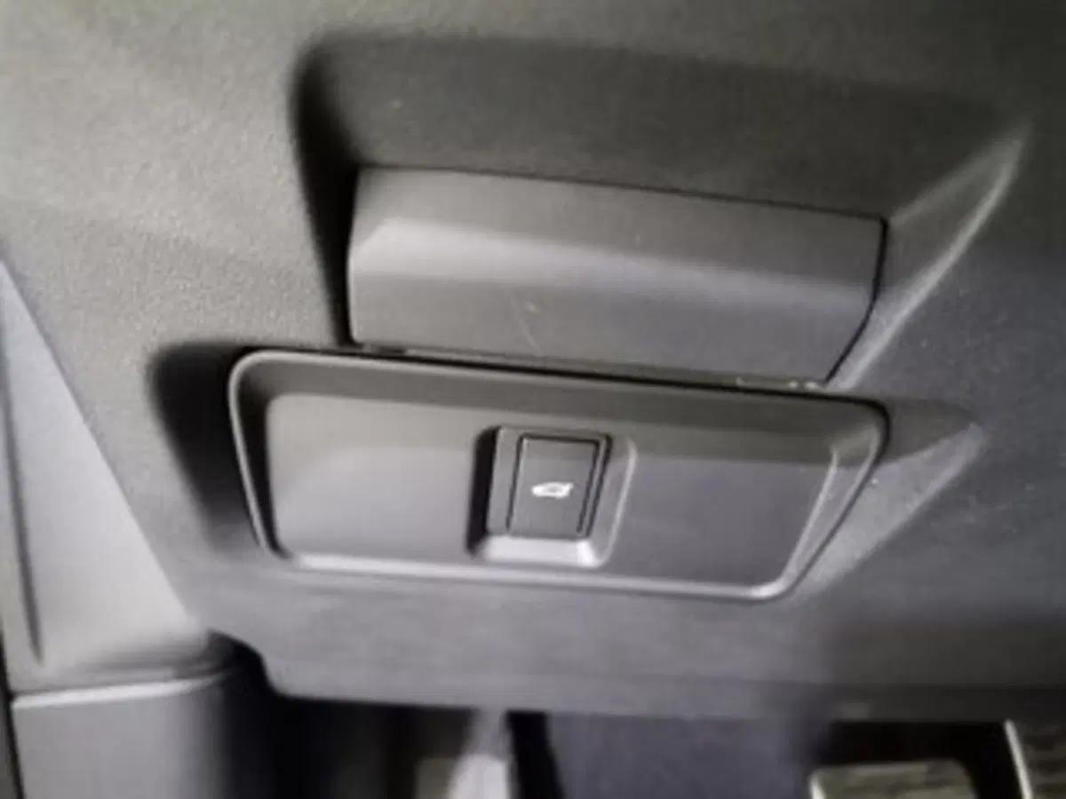 Land Rover Discovery Sport usata a Salerno (14)