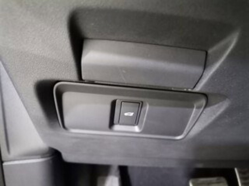 Land Rover Discovery Sport usata a Salerno (14)