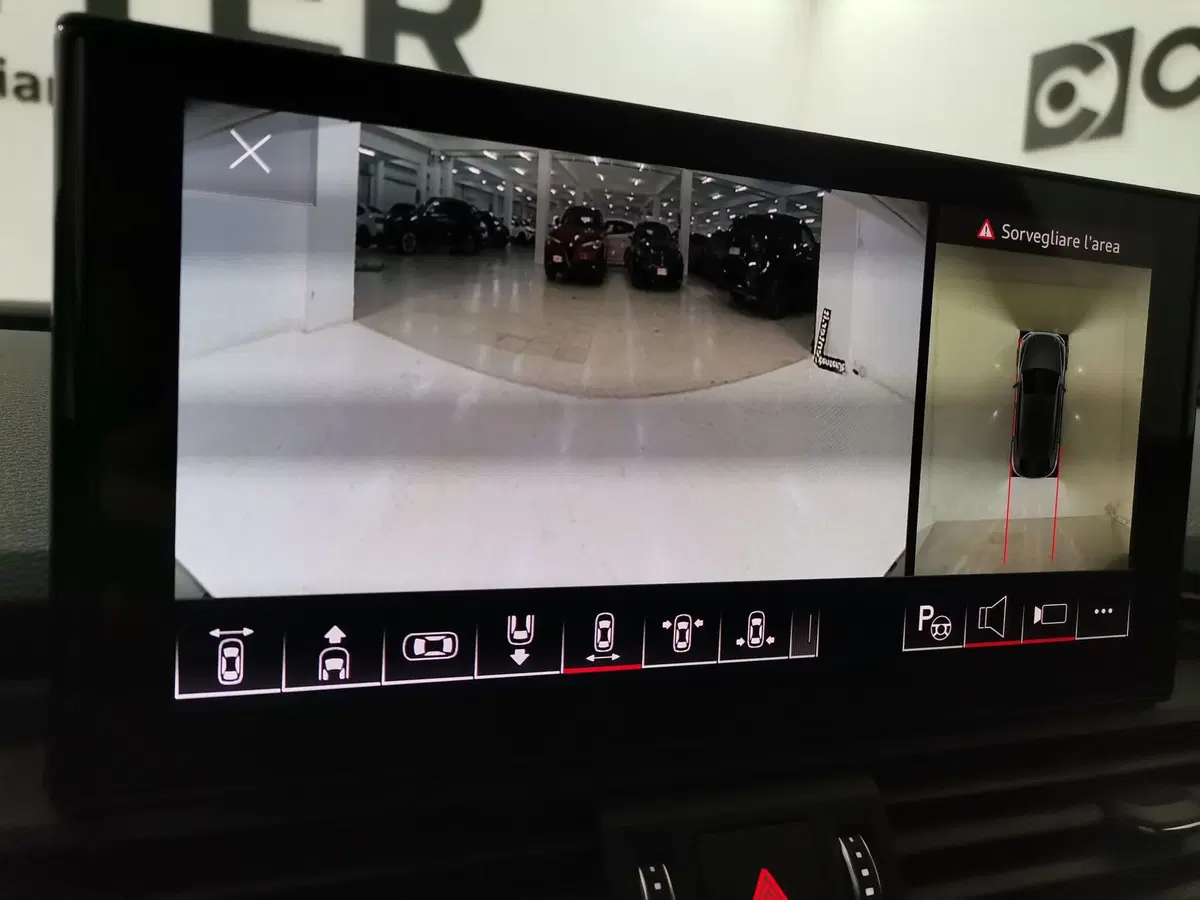 Audi Q5 Sportback usata a Salerno (14)