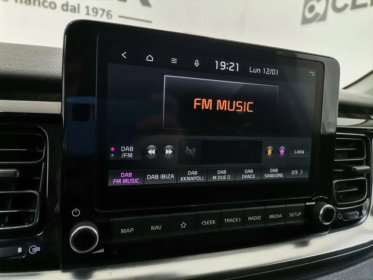 Kia Stonic usata a Salerno (18)