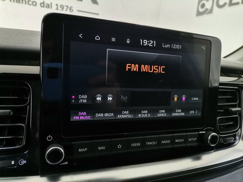 Kia Stonic usata a Salerno (18)