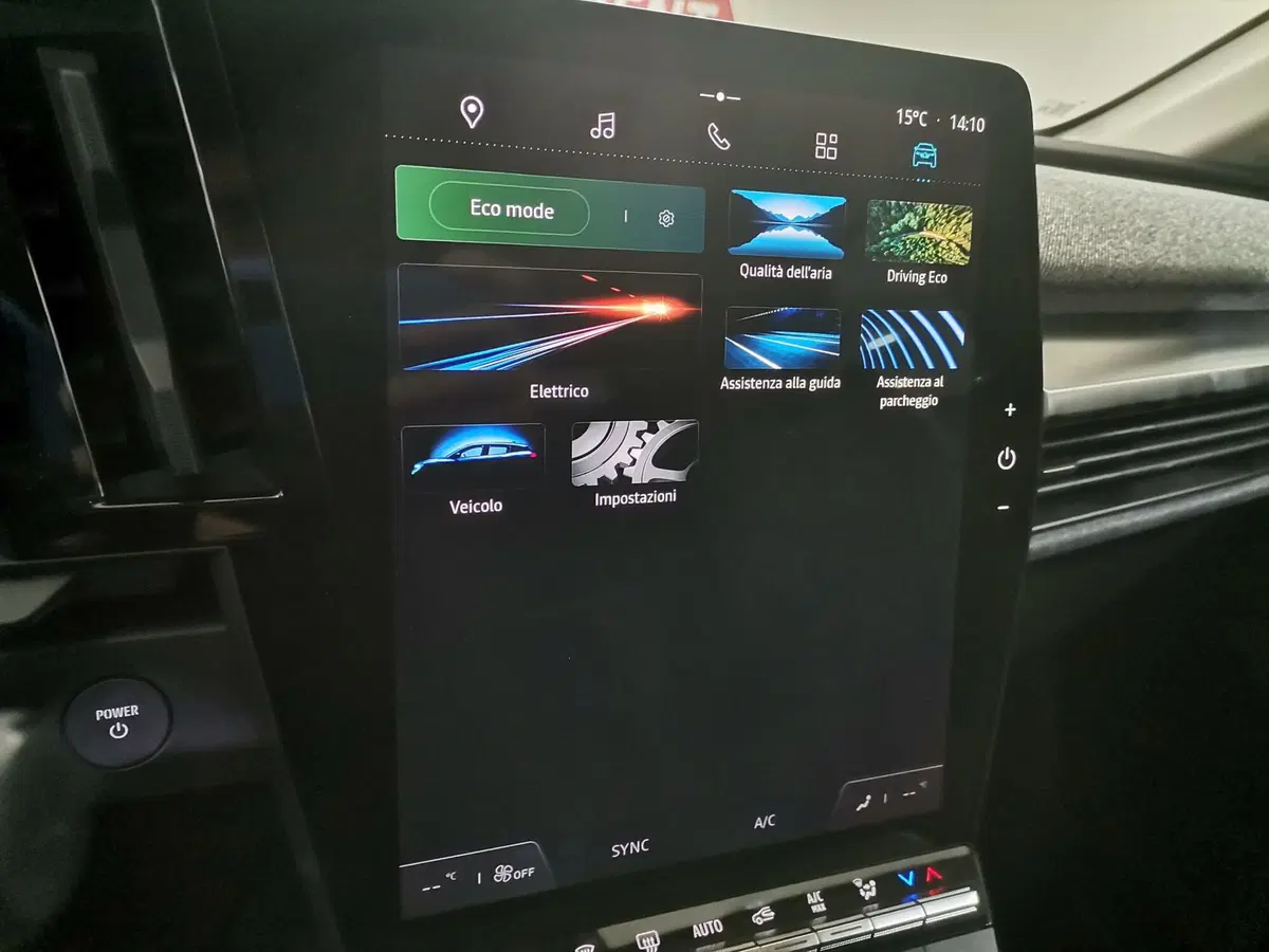 Renault Megane E-Tech Electric usata a Salerno (17)