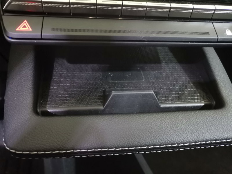 Renault Megane E-Tech Electric usata a Salerno (19)