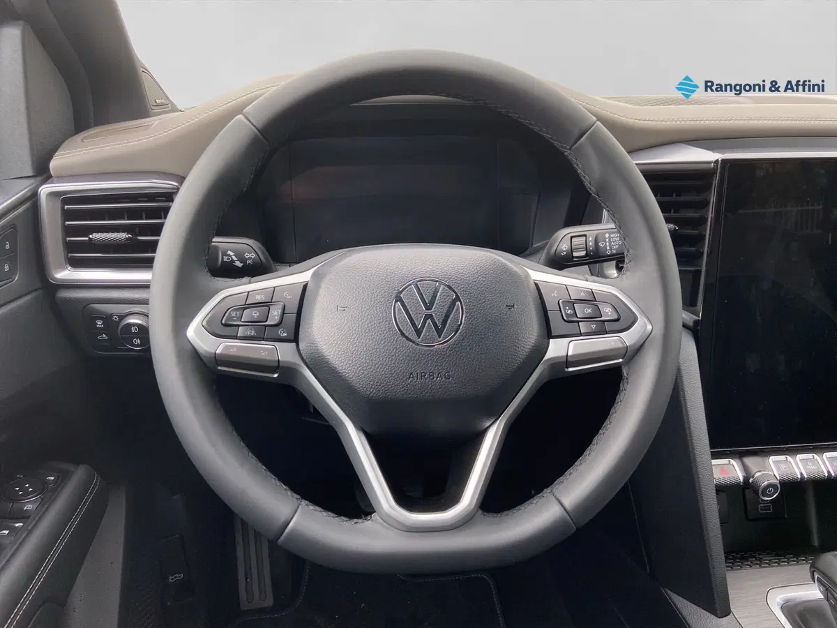 Volkswagen Amarok usata a Mantova (12)