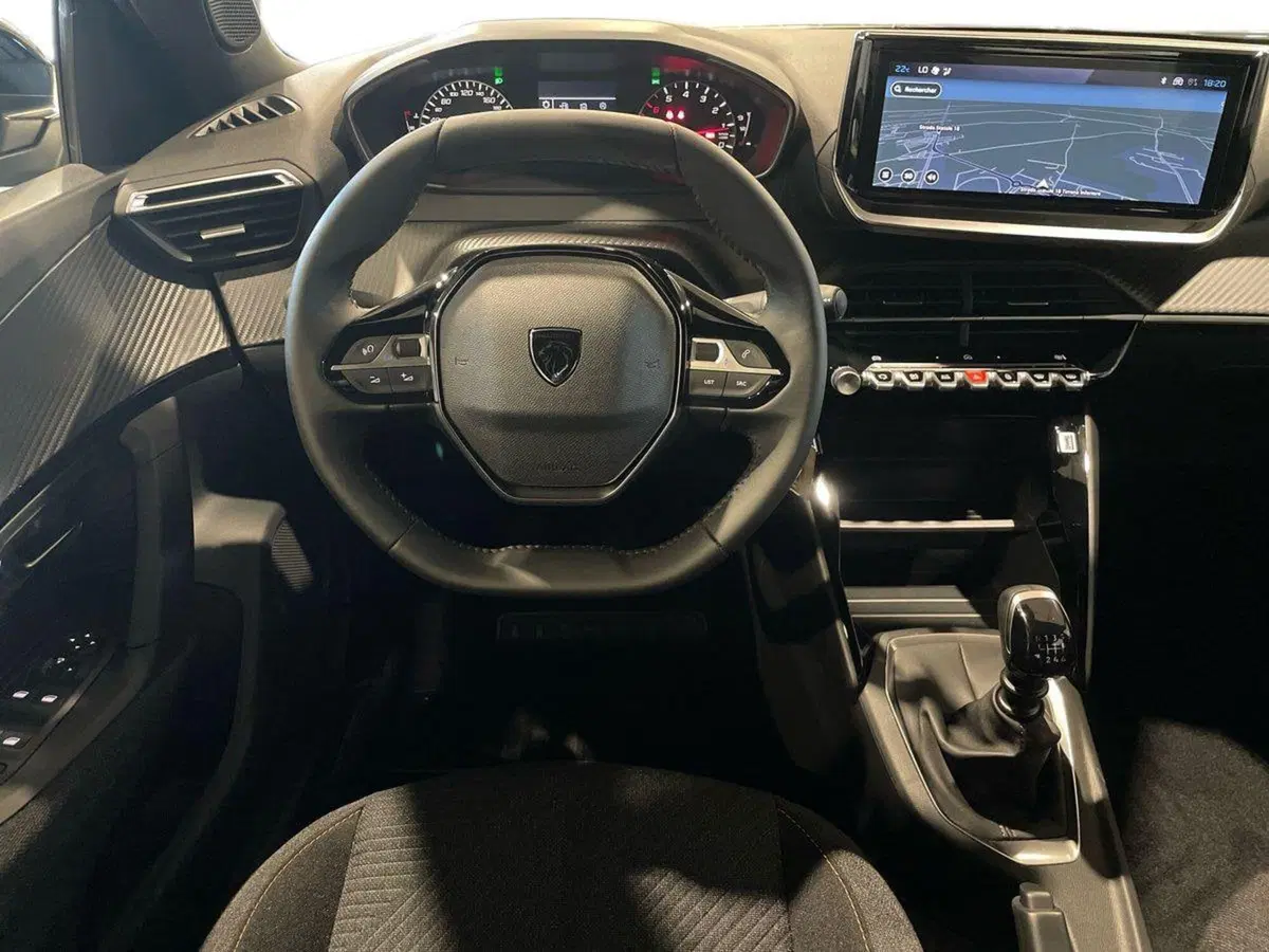 Peugeot 2008 nuova a Salerno (10)