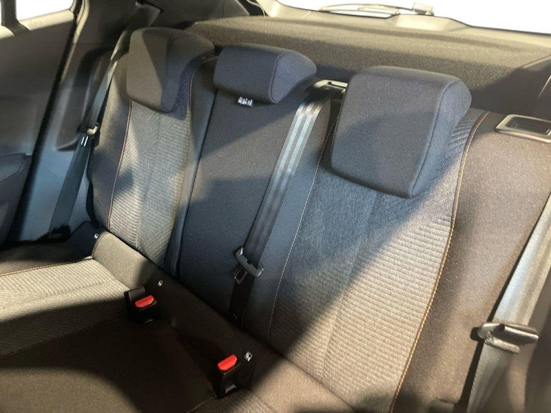 Peugeot 2008 nuova a Salerno (14)