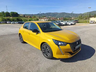 Peugeot 208 PureTech 75 Stop&amp;Start 5 porte Active Pack del 2023 usata a Buggiano