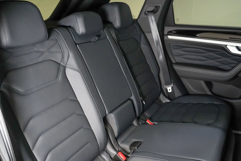 Volkswagen Touareg usata a Varese (15)