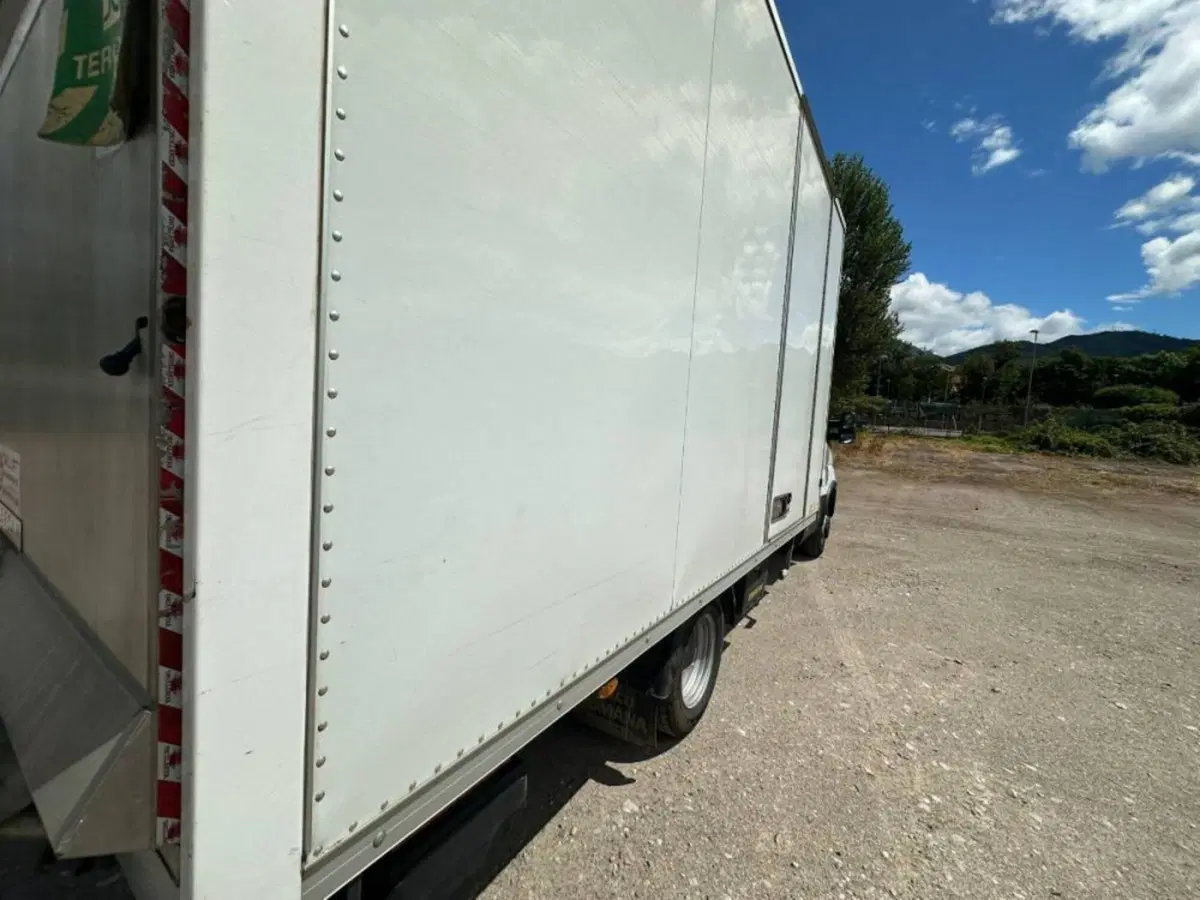 Iveco Daily Furgone usata a Salerno (11)