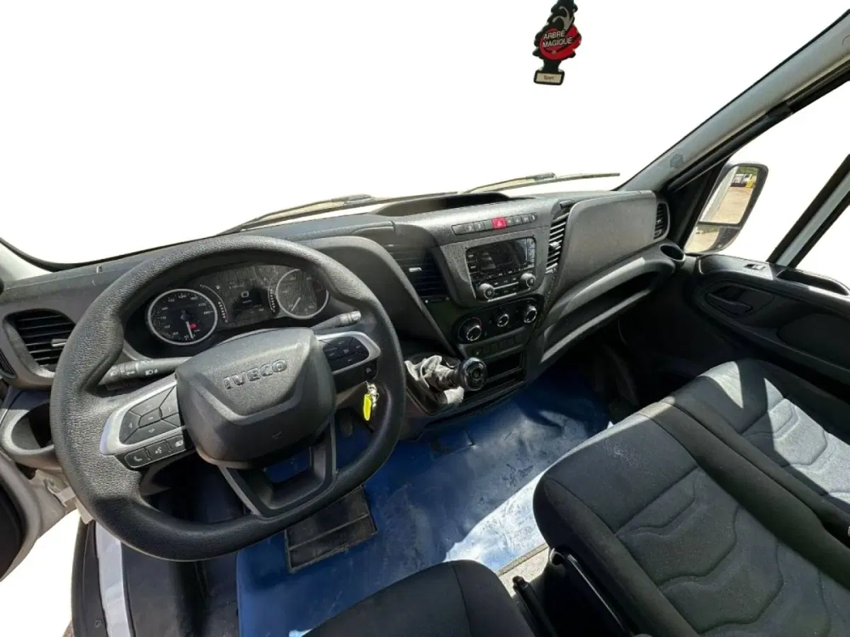 Iveco Daily Furgone usata a Salerno (4)