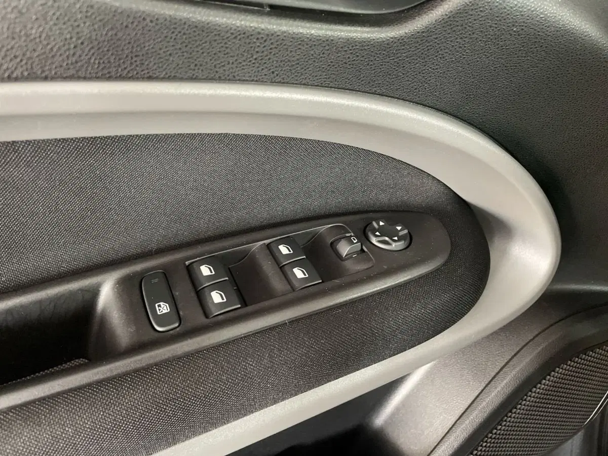 Jeep Avenger usata a Firenze (19)