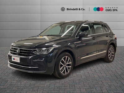 Volkswagen Tiguan 2.0 TDI SCR Life del 2023 usata a Pistoia