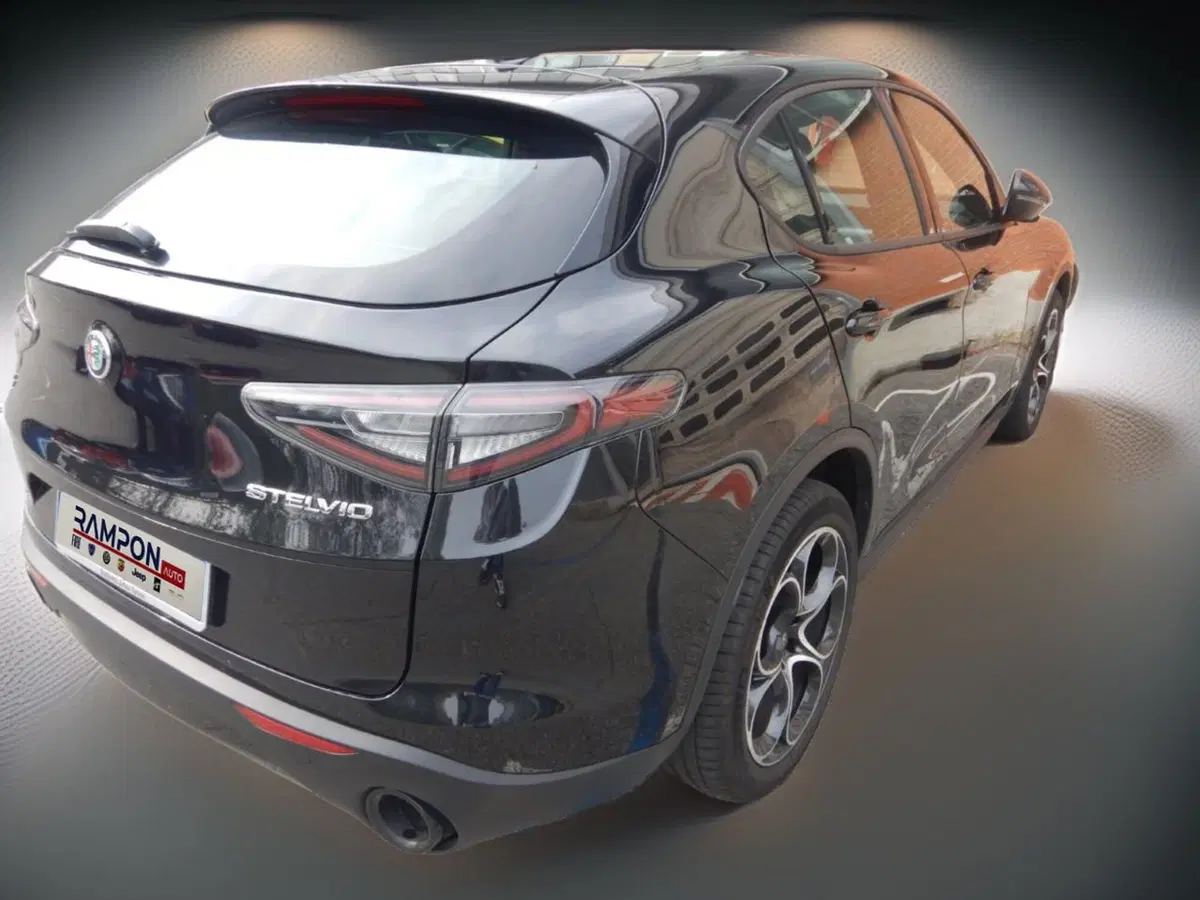 Alfa Romeo Stelvio usata a Venezia (3)
