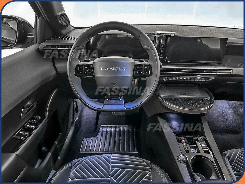 Lancia Ypsilon nuova a Milano (10)