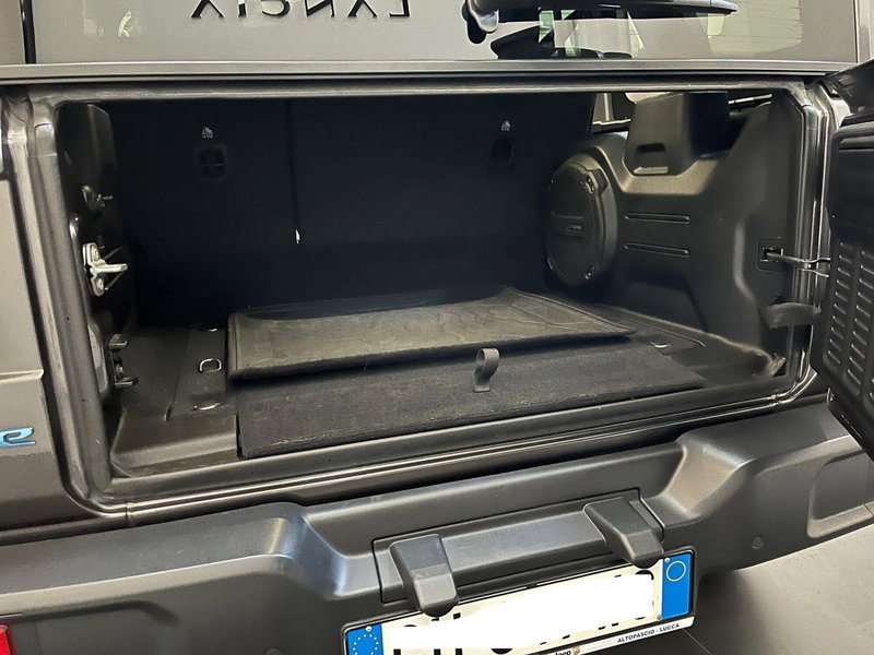 Jeep Wrangler Unlimited usata a Lucca (13)