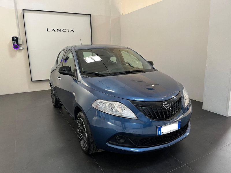 Lancia Ypsilon usata a Lucca (3)