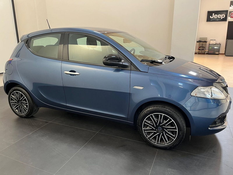 Lancia Ypsilon usata a Lucca (4)