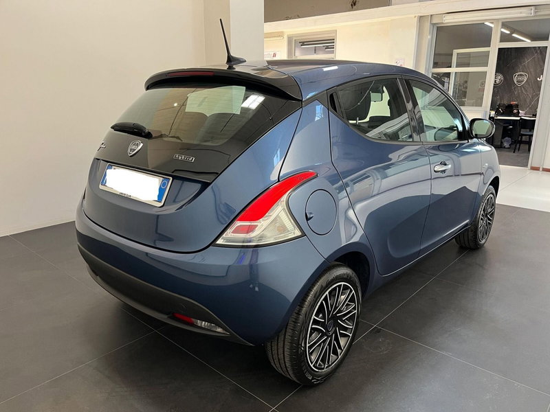 Lancia Ypsilon usata a Lucca (5)