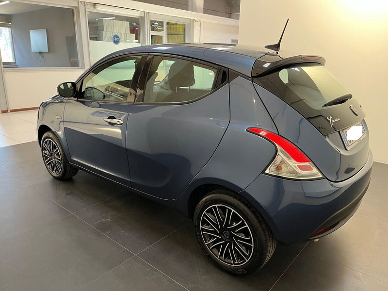Lancia Ypsilon usata a Lucca (7)