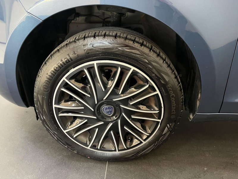 Lancia Ypsilon usata a Lucca (8)