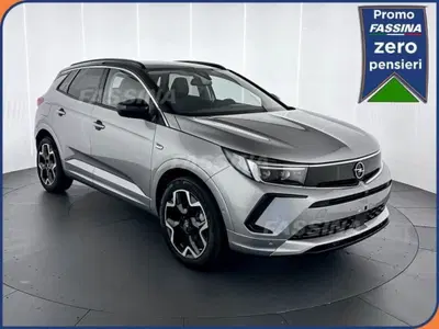 Opel Grandland 1.2 Ultimate s&amp;s 130cv at8 nuova a Milano