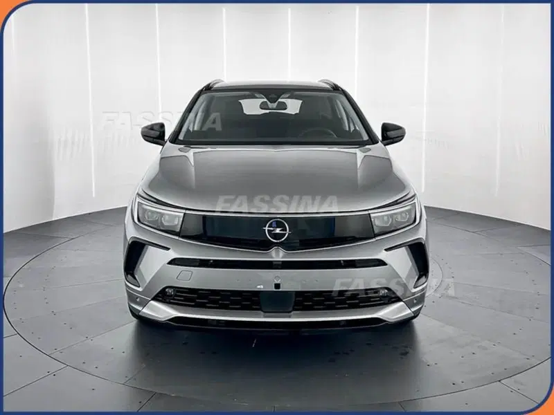 Opel Grandland nuova a Milano (2)