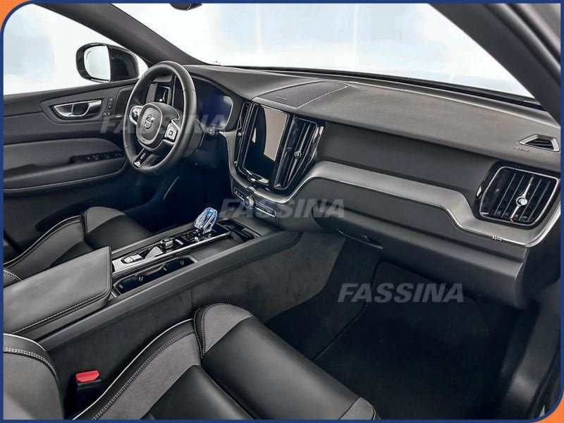 Volvo XC60 usata a Milano (13)