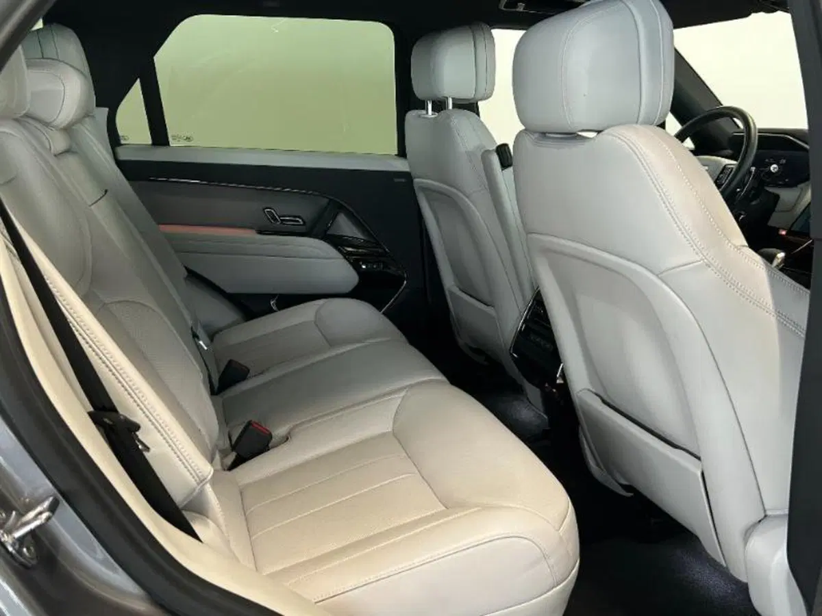 Land Rover Range Rover Sport usata a Venezia (11)