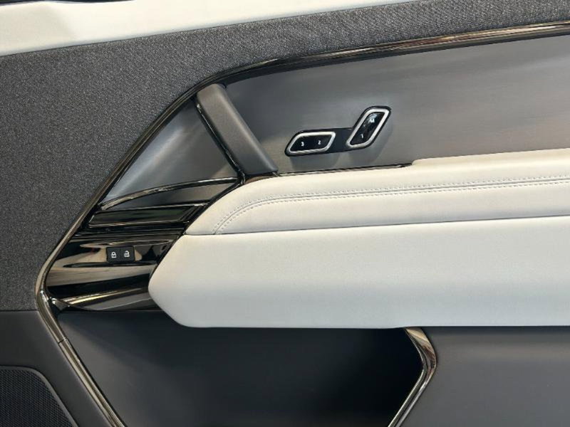 Land Rover Range Rover Sport usata a Venezia (14)