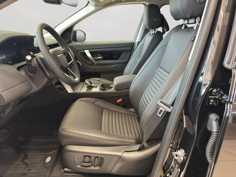 Land Rover Discovery Sport nuova a Latina (11)