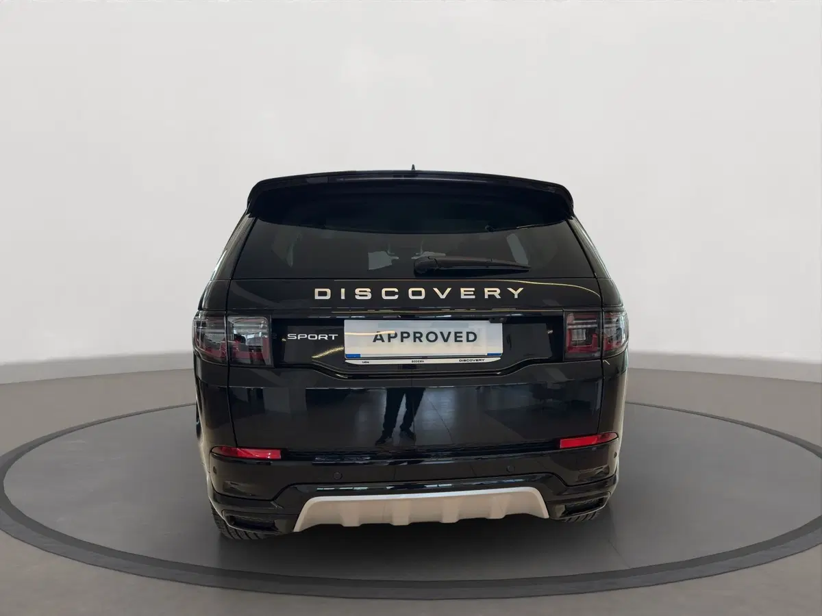 Land Rover Discovery Sport nuova a Latina (7)