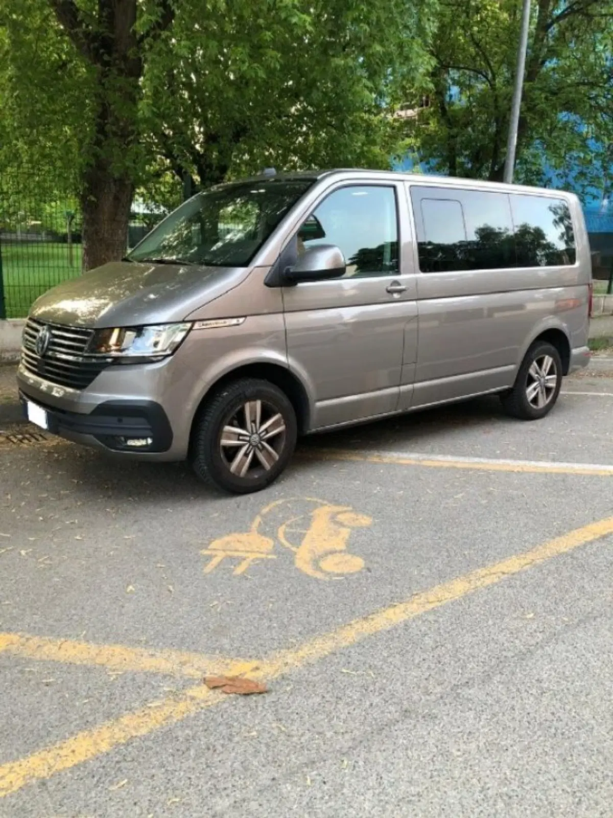 Volkswagen Veicoli Commerciali Caravelle usata a Torino (3)