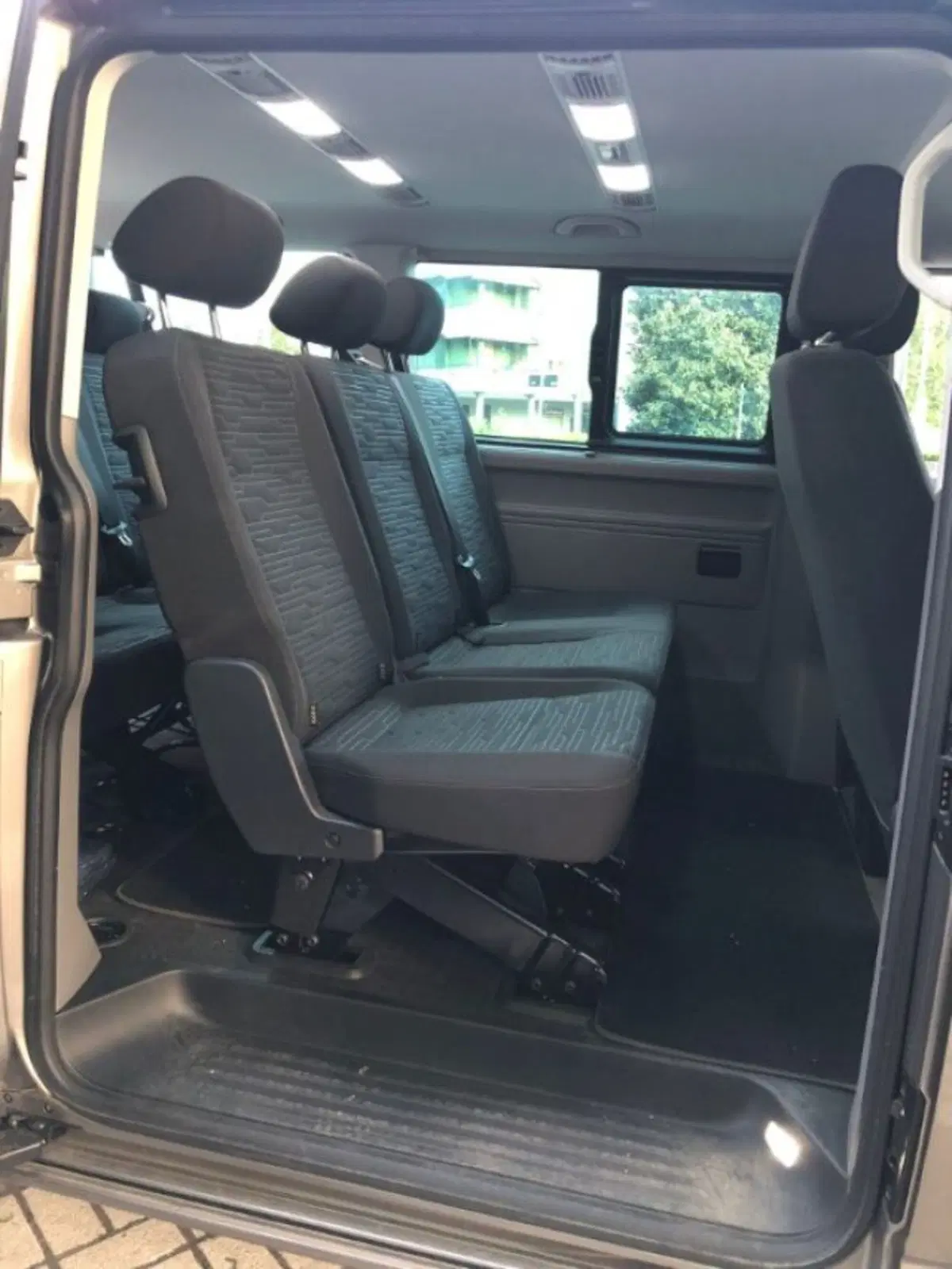 Volkswagen Veicoli Commerciali Caravelle usata a Torino (8)