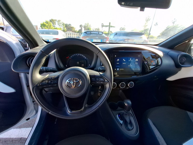 Toyota Aygo X usata a Latina (12)