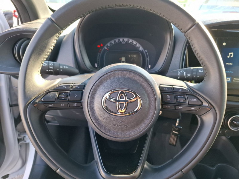 Toyota Aygo X usata a Latina (13)