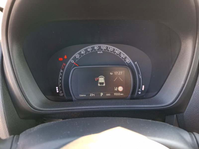 Toyota Aygo X usata a Latina (14)