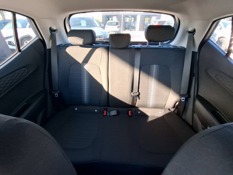 Hyundai i10 nuova a Latina (17)