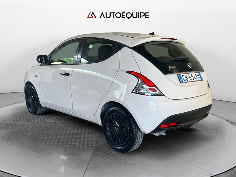 Lancia Ypsilon usata a Roma (3)