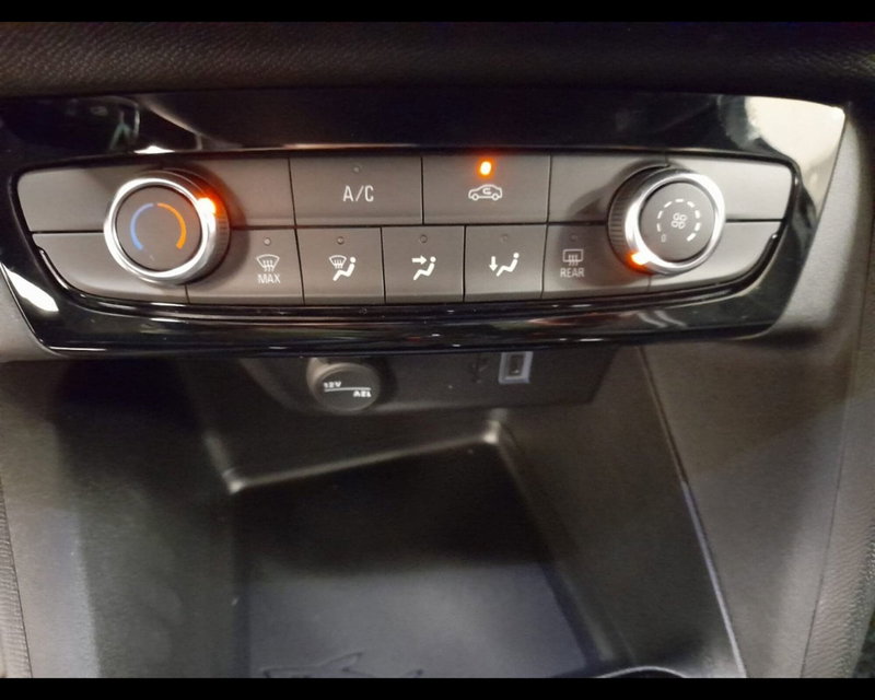 Opel Corsa nuova a Savona (17)