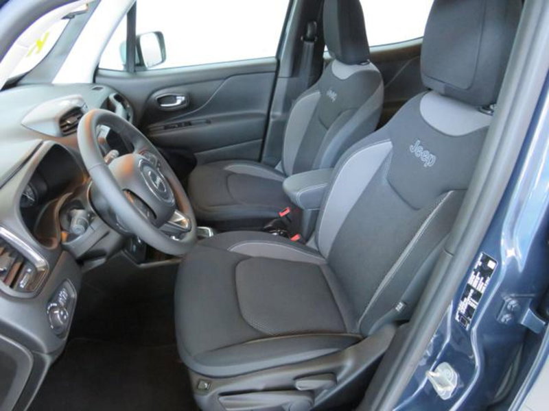Jeep Renegade nuova a Lodi (10)