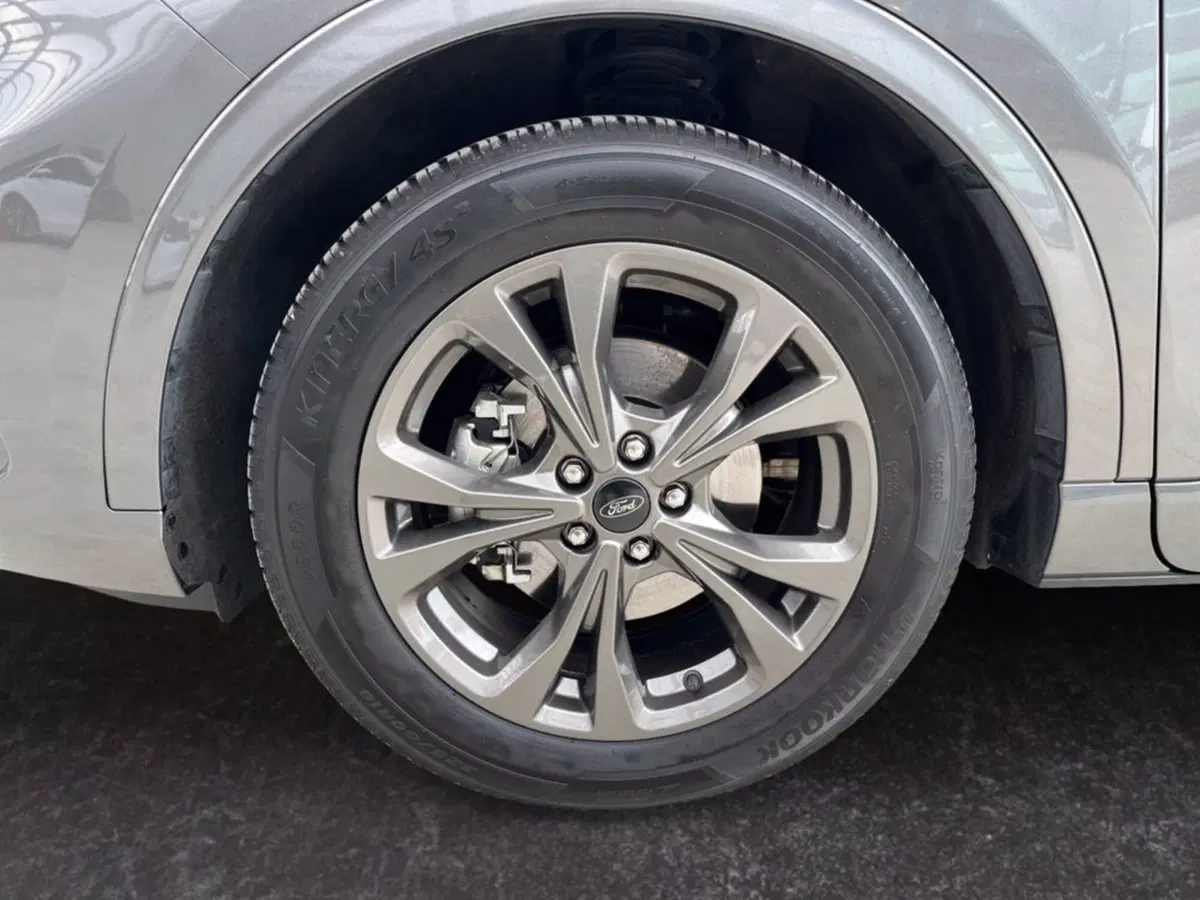 Ford Kuga usata a Milano (9)